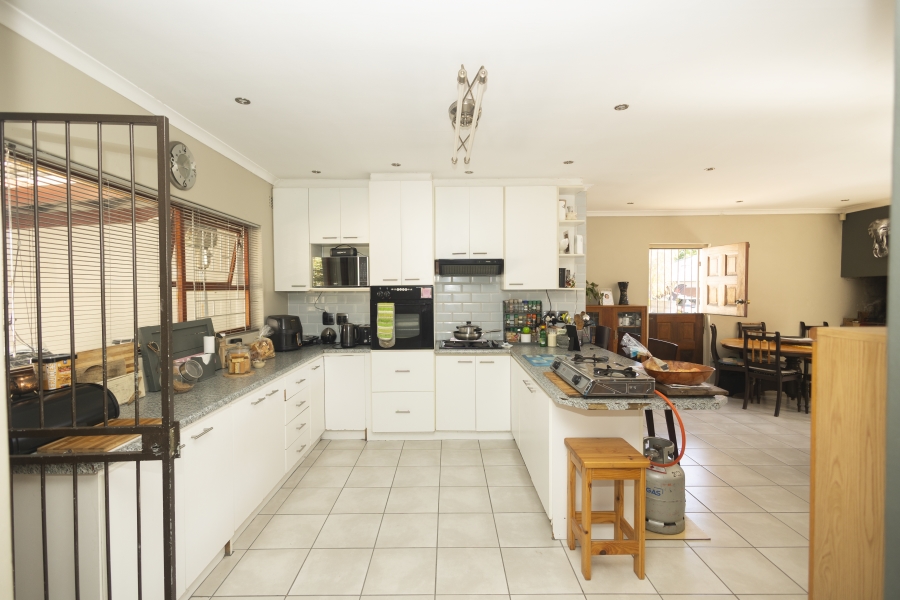 4 Bedroom Property for Sale in Rouxville Western Cape